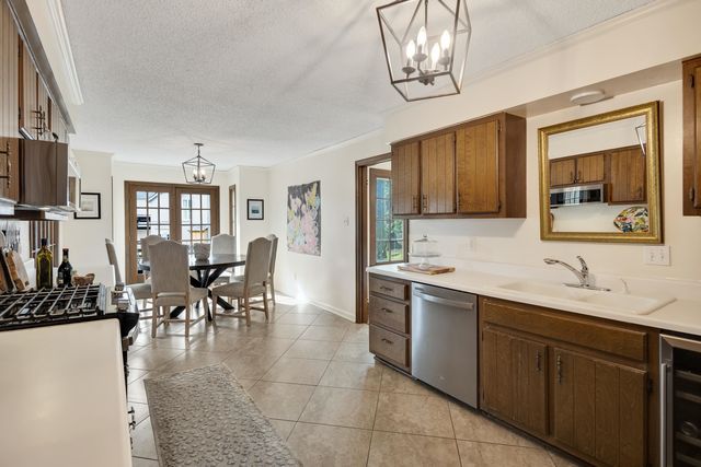 8345 GLEN MEADOW LN, Germantown, TN 38138