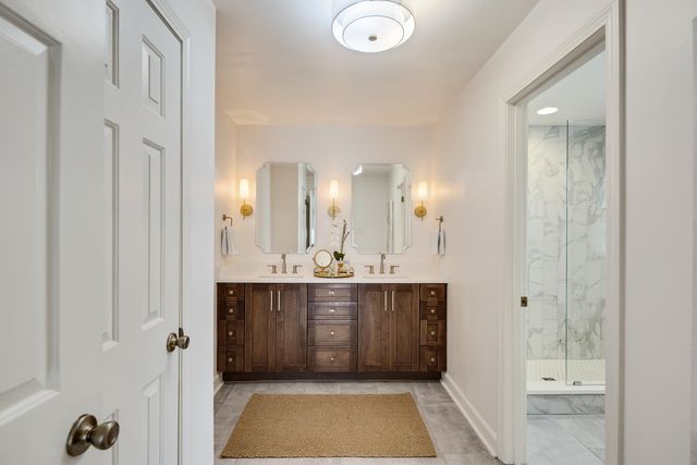 8345 GLEN MEADOW LN, Germantown, TN 38138