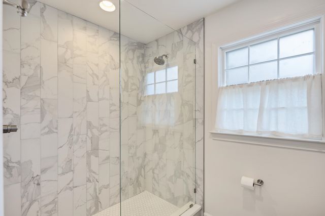 8345 GLEN MEADOW LN, Germantown, TN 38138