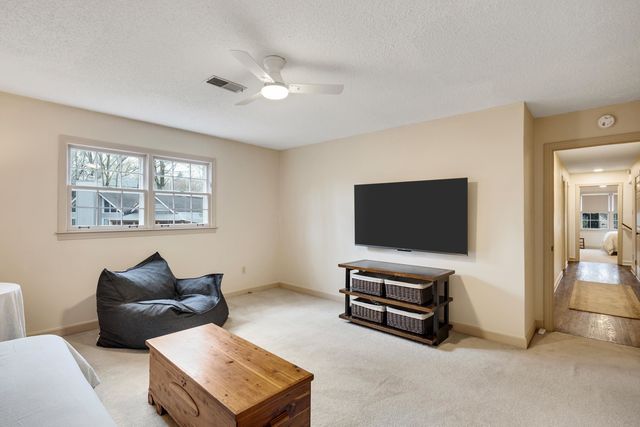 8345 GLEN MEADOW LN, Germantown, TN 38138