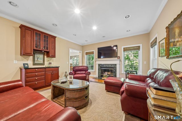 132 East Hunting Ridge Road, Stamford, CT 06903