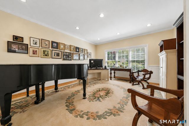 132 East Hunting Ridge Road, Stamford, CT 06903