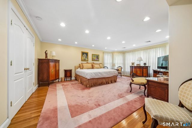 132 East Hunting Ridge Road, Stamford, CT 06903