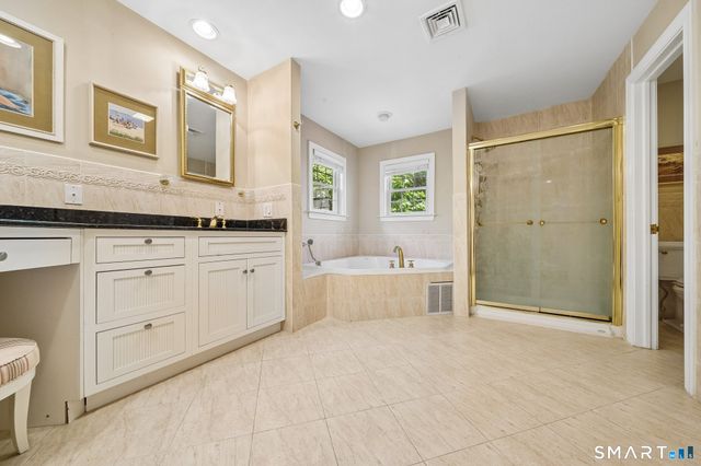 132 East Hunting Ridge Road, Stamford, CT 06903