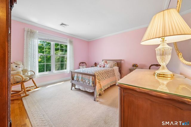 132 East Hunting Ridge Road, Stamford, CT 06903