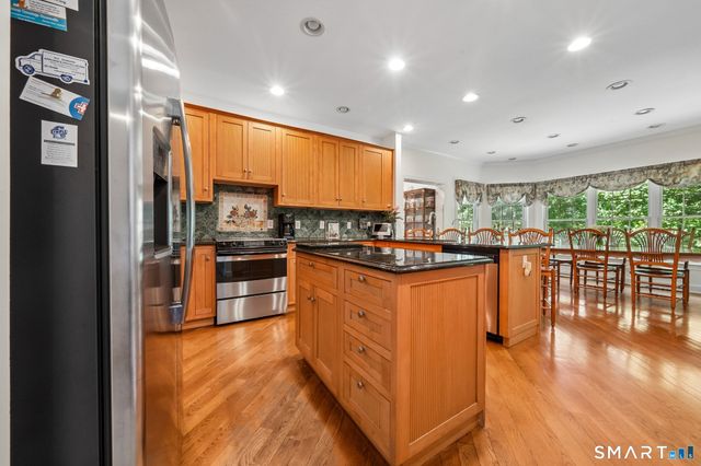 132 East Hunting Ridge Road, Stamford, CT 06903