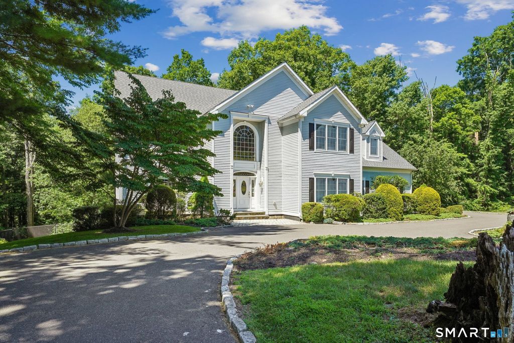 132 East Hunting Ridge Road, Stamford, CT 06903