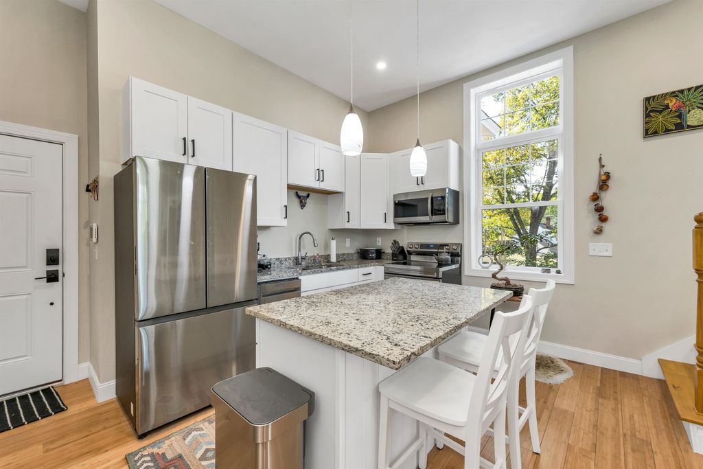 12 Cross St # 201, Concord, NH 03303