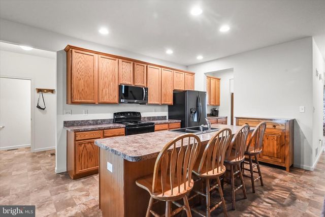 100 HOLLYHOCK DR, Manchester, PA 17345