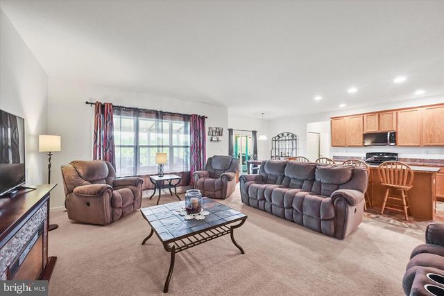 100 HOLLYHOCK DR, Manchester, PA 17345