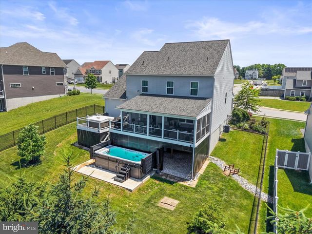 100 HOLLYHOCK DR, Manchester, PA 17345