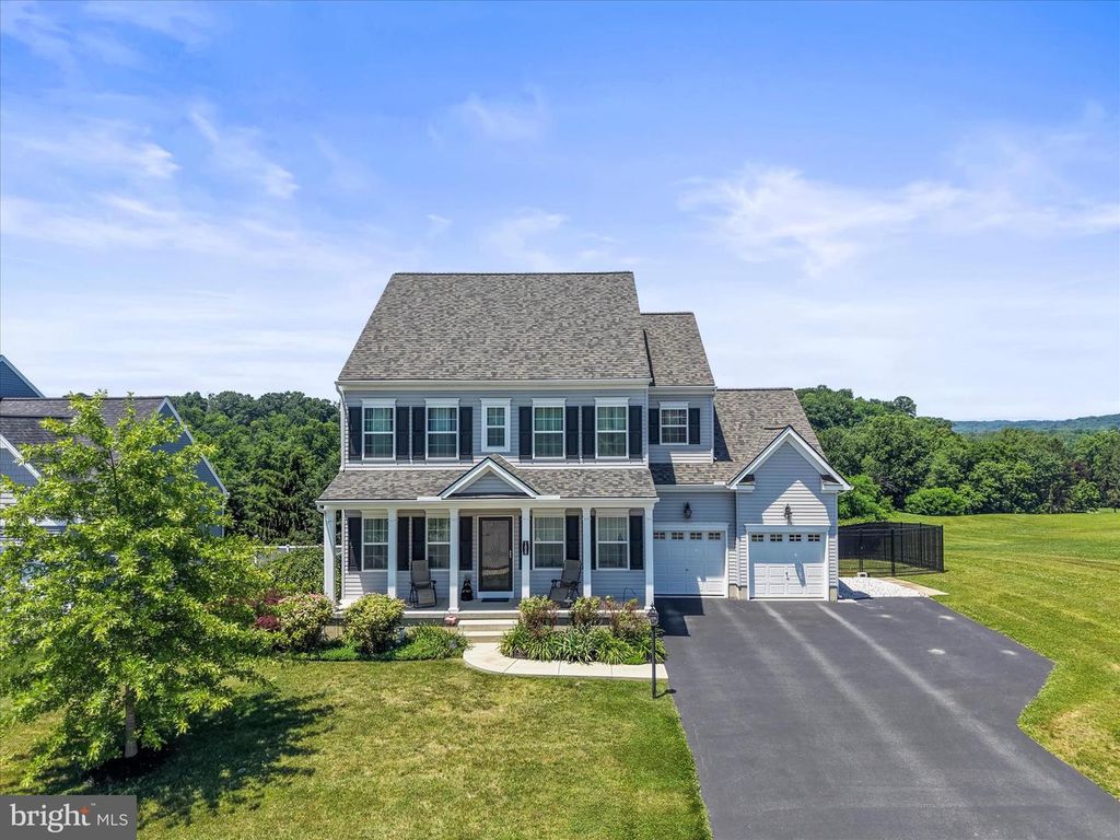100 HOLLYHOCK DR, Manchester, PA 17345