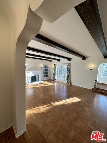 150 S Orange Drive, Los Angeles, CA 90036