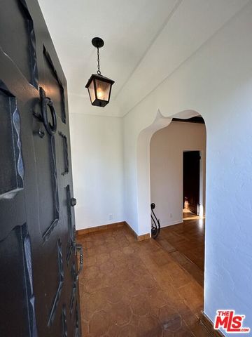 150 S Orange Drive, Los Angeles, CA 90036