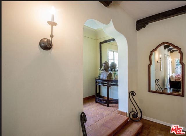 150 S Orange Drive, Los Angeles, CA 90036