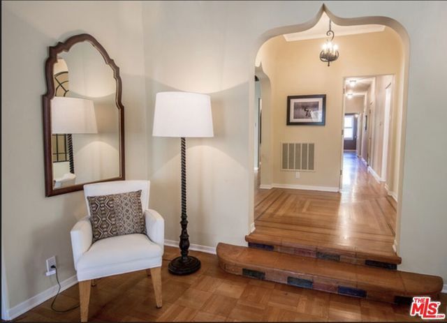 150 S Orange Drive, Los Angeles, CA 90036