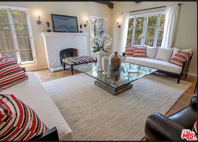 150 S Orange Drive, Los Angeles, CA 90036