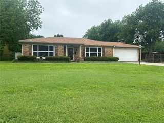1616 E Peyton Street, Sherman, TX 75090