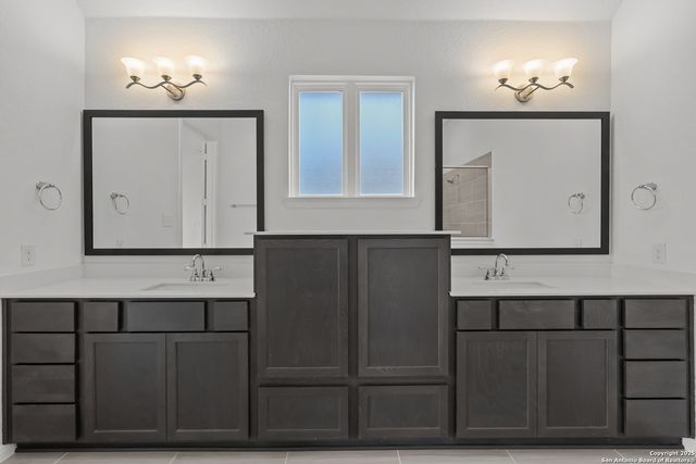 2839 Reeves Ln, Schertz, TX 78108