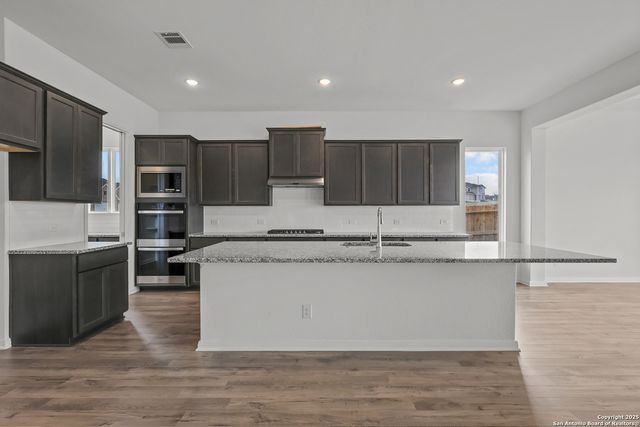 2839 Reeves Ln, Schertz, TX 78108