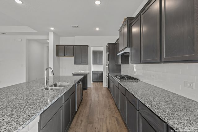 2839 Reeves Ln, Schertz, TX 78108