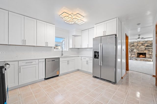 725 N 8th Avenue, Addison, IL 60101