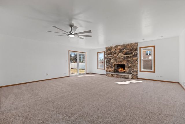 725 N 8th Avenue, Addison, IL 60101