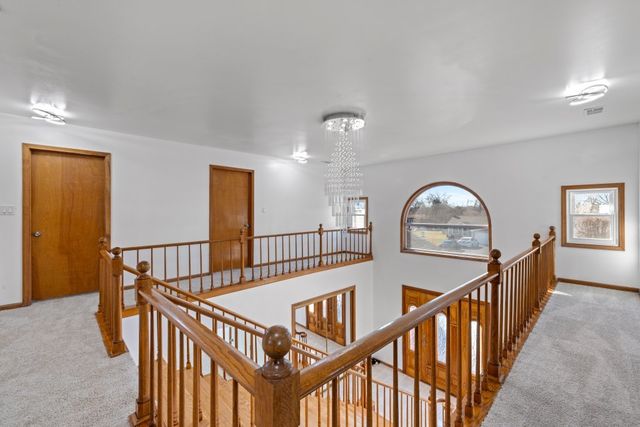 725 N 8th Avenue, Addison, IL 60101