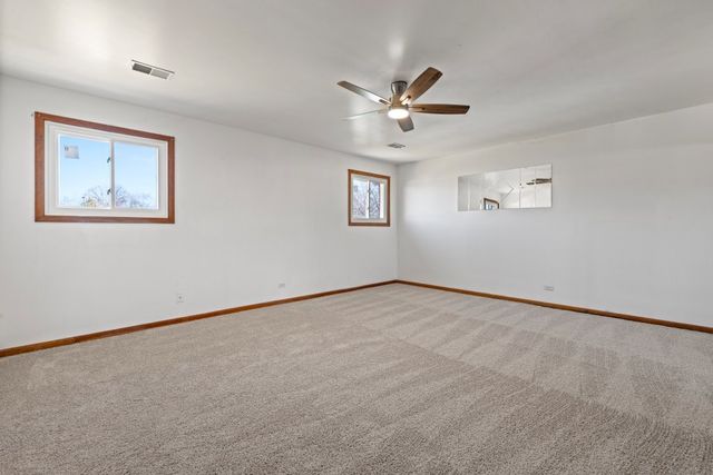 725 N 8th Avenue, Addison, IL 60101