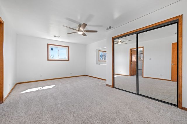 725 N 8th Avenue, Addison, IL 60101