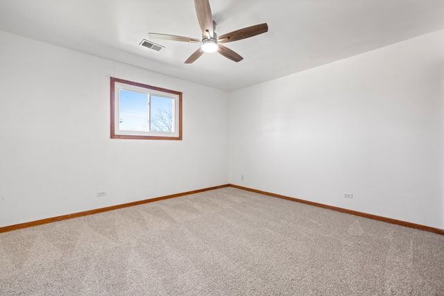 725 N 8th Avenue, Addison, IL 60101