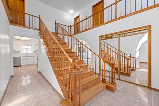 725 N 8th Avenue, Addison, IL 60101