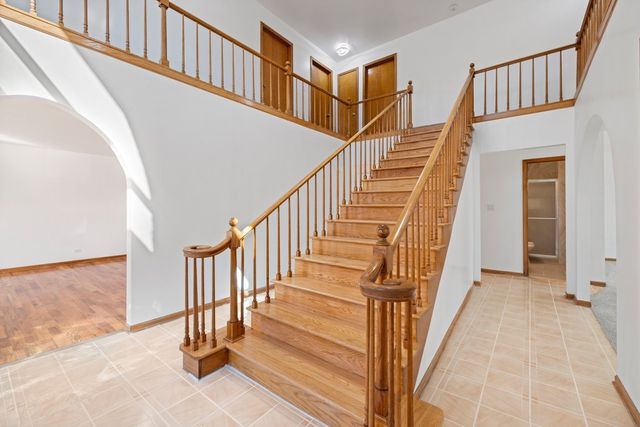 725 N 8th Avenue, Addison, IL 60101