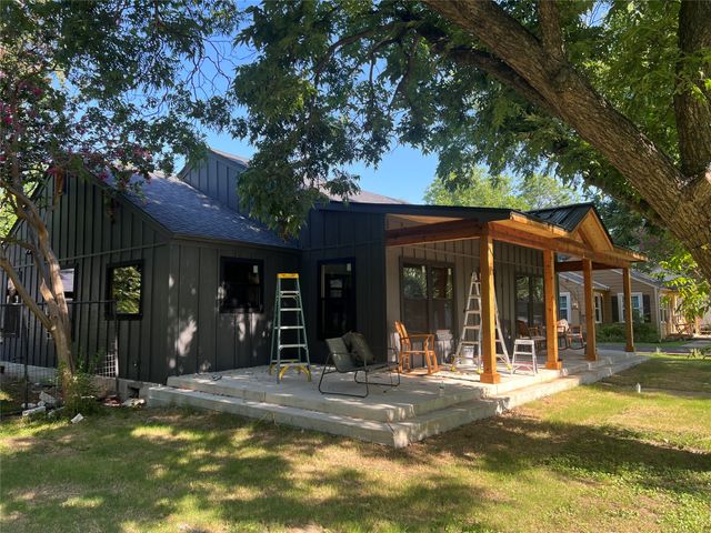 1605 S Houston Street, Kaufman, TX 75142