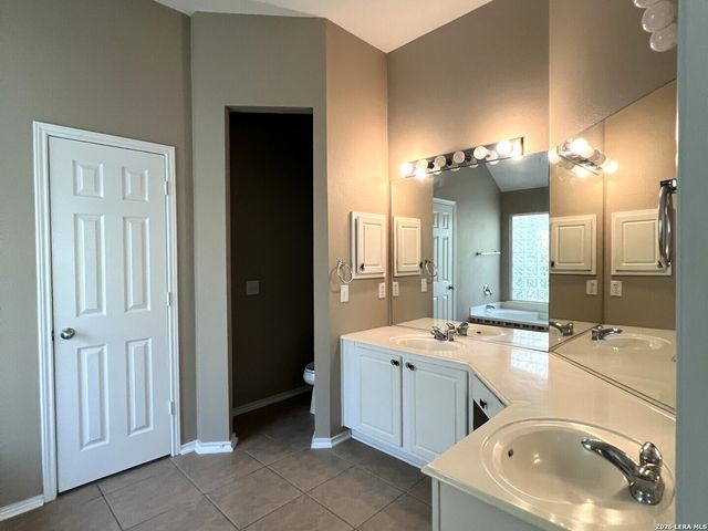 4724 green bluff, Schertz, TX 78154