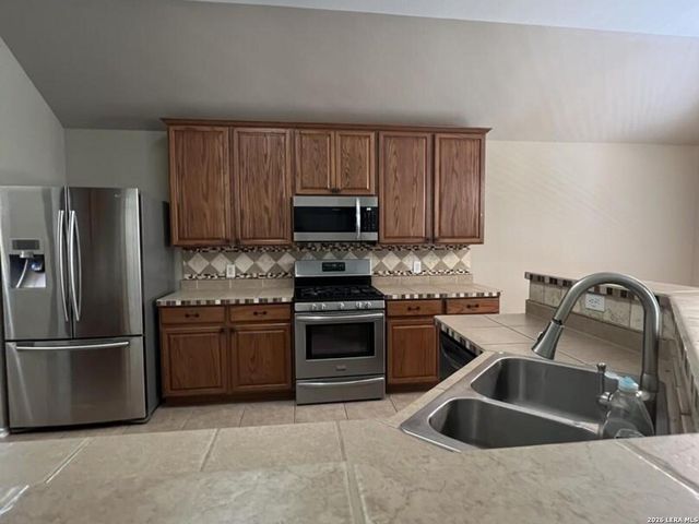 4724 green bluff, Schertz, TX 78154