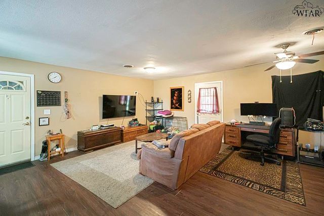 1657 LONGVIEW STREET, Wichita Falls, TX 76306