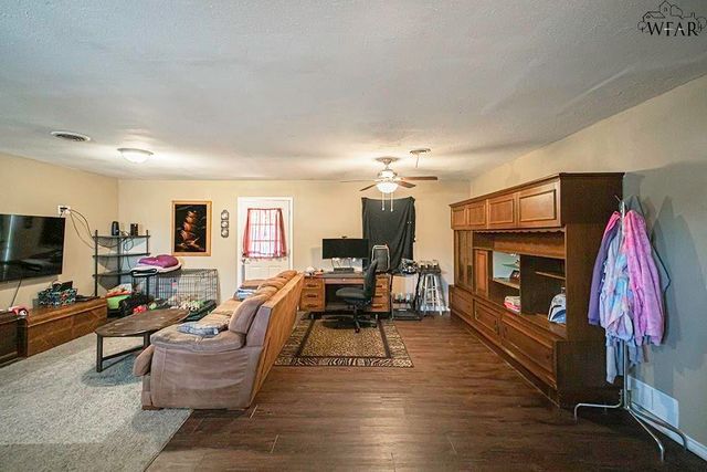 1657 LONGVIEW STREET, Wichita Falls, TX 76306