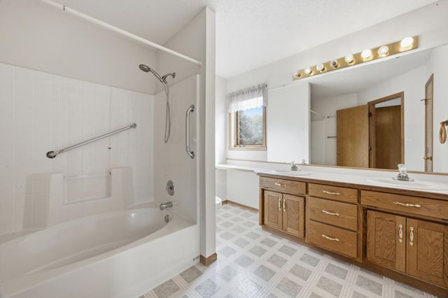 513 12th Street E, West Fargo, ND 58078