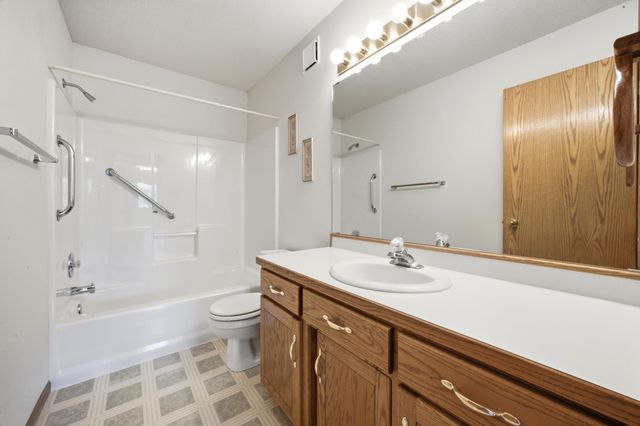 513 12th Street E, West Fargo, ND 58078