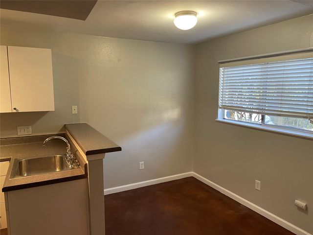 610 Franklin BLVD B, Austin, TX 78751