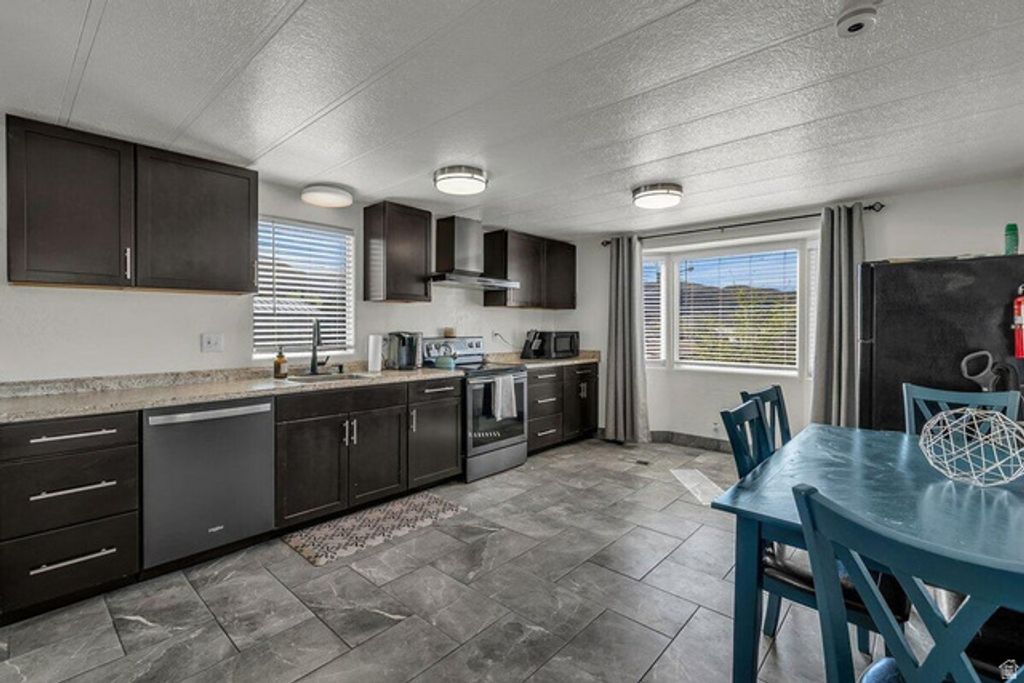 326 W 30 N, La Verkin, UT 84745