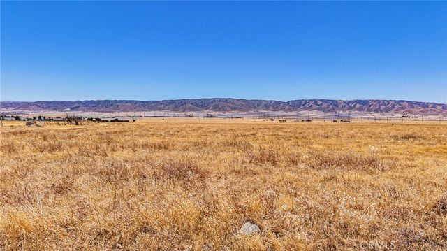 8500 W J Avenue, Del Sur, CA 93536