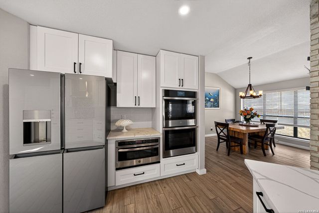 1015 Hedgestone, San Antonio, TX 78258