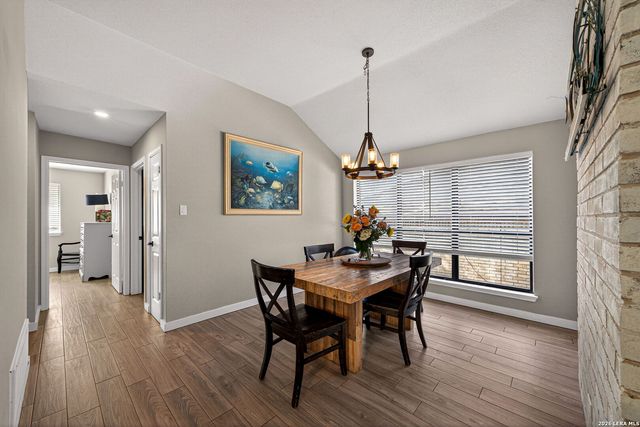 1015 Hedgestone, San Antonio, TX 78258