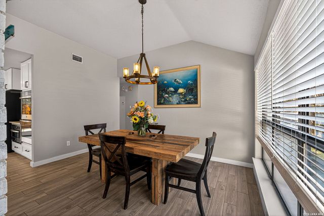 1015 Hedgestone, San Antonio, TX 78258