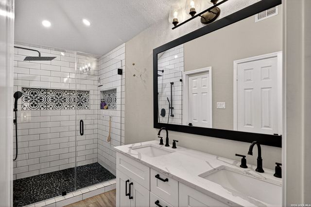 1015 Hedgestone, San Antonio, TX 78258