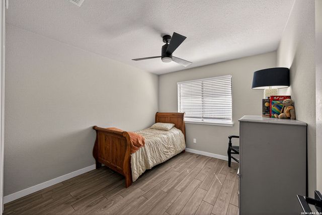 1015 Hedgestone, San Antonio, TX 78258