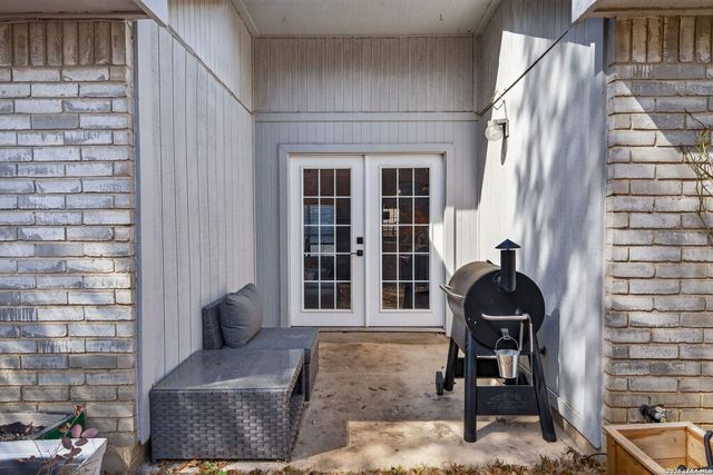 1015 Hedgestone, San Antonio, TX 78258