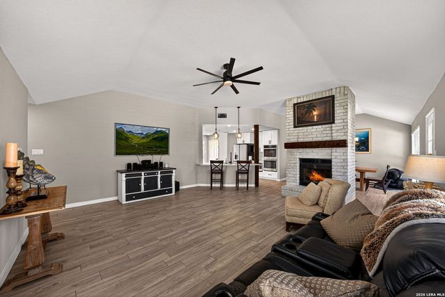 1015 Hedgestone, San Antonio, TX 78258